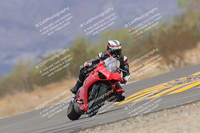 media/Sep-10-2022-SoCal Trackdays (Sat) [[a5bf35bb4a]]/Turn 6 (1140am)/